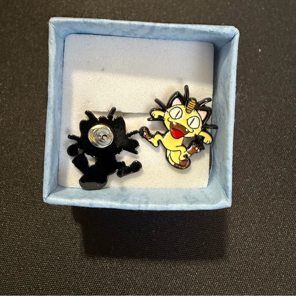 ✨4 for $15✨ meowth earrings - Picture 2 of 3